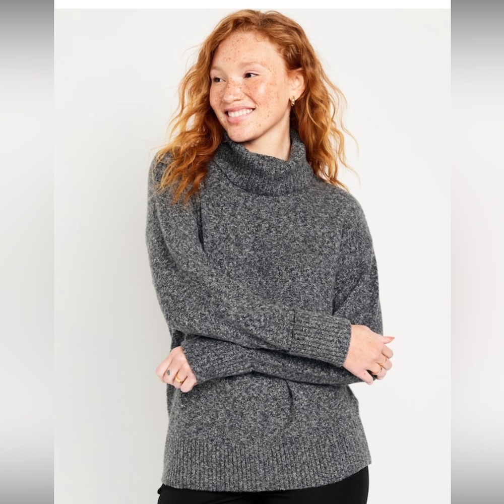 Old Navy Turtleneck Sweater NWT